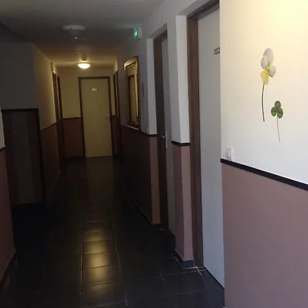 Le Diplomate Szálloda Le Kremlin-Bicêtre