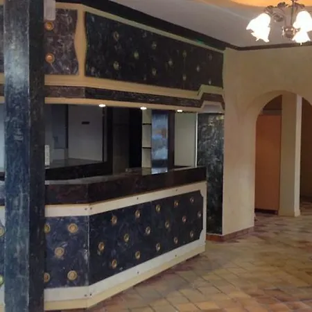 Le Diplomate Szálloda Le Kremlin-Bicêtre