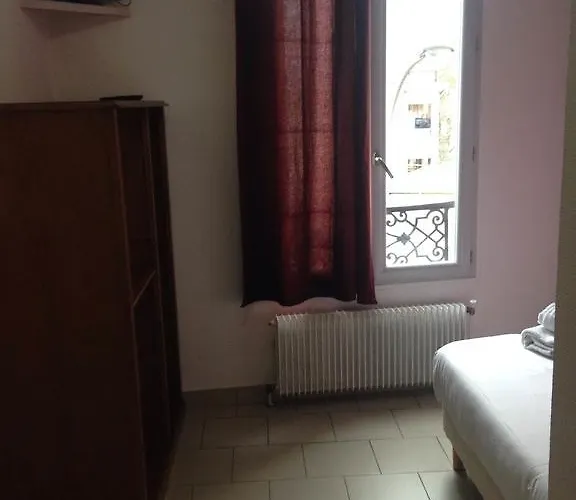 Le Diplomate * Le Kremlin-Bicêtre