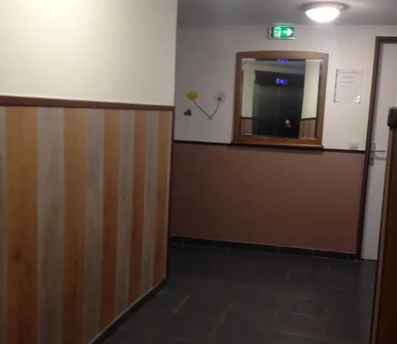 Hotell Le Diplomate Le Kremlin-Bicêtre