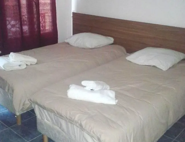 Le Diplomate Hotel *