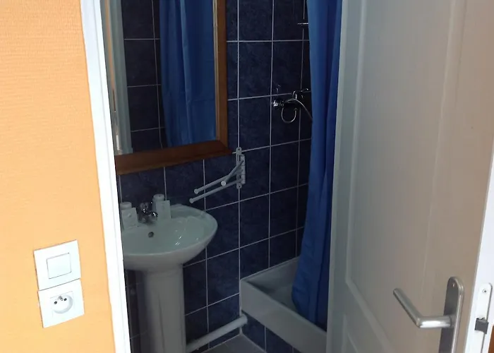 Le Diplomate Hotel *